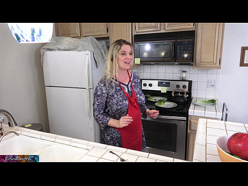 ❤️ Stepmom milking him in the kitchen before his date. Quality sex at en-gb.hdpornpics.ru ❌️❤